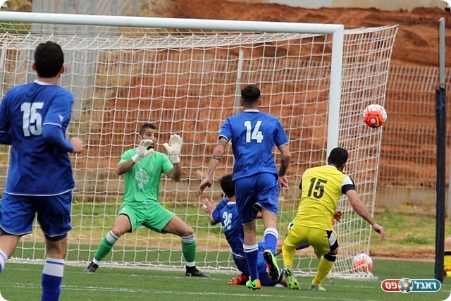 שי דוד מחמיץ שער בטוח (לירן דורף)